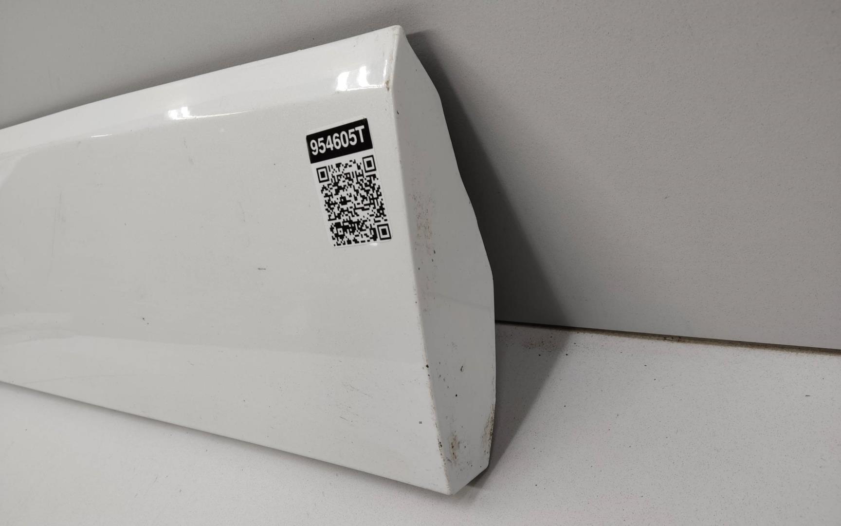 Накладка двери задней левой