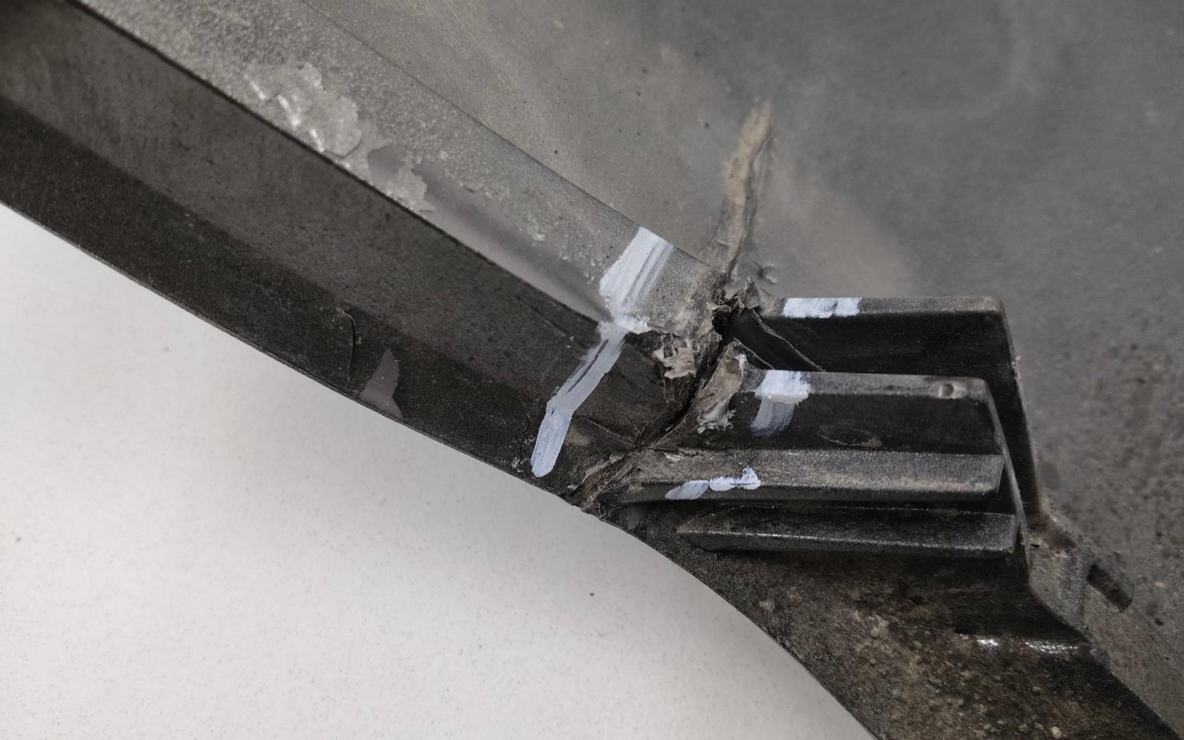 Бампер задний