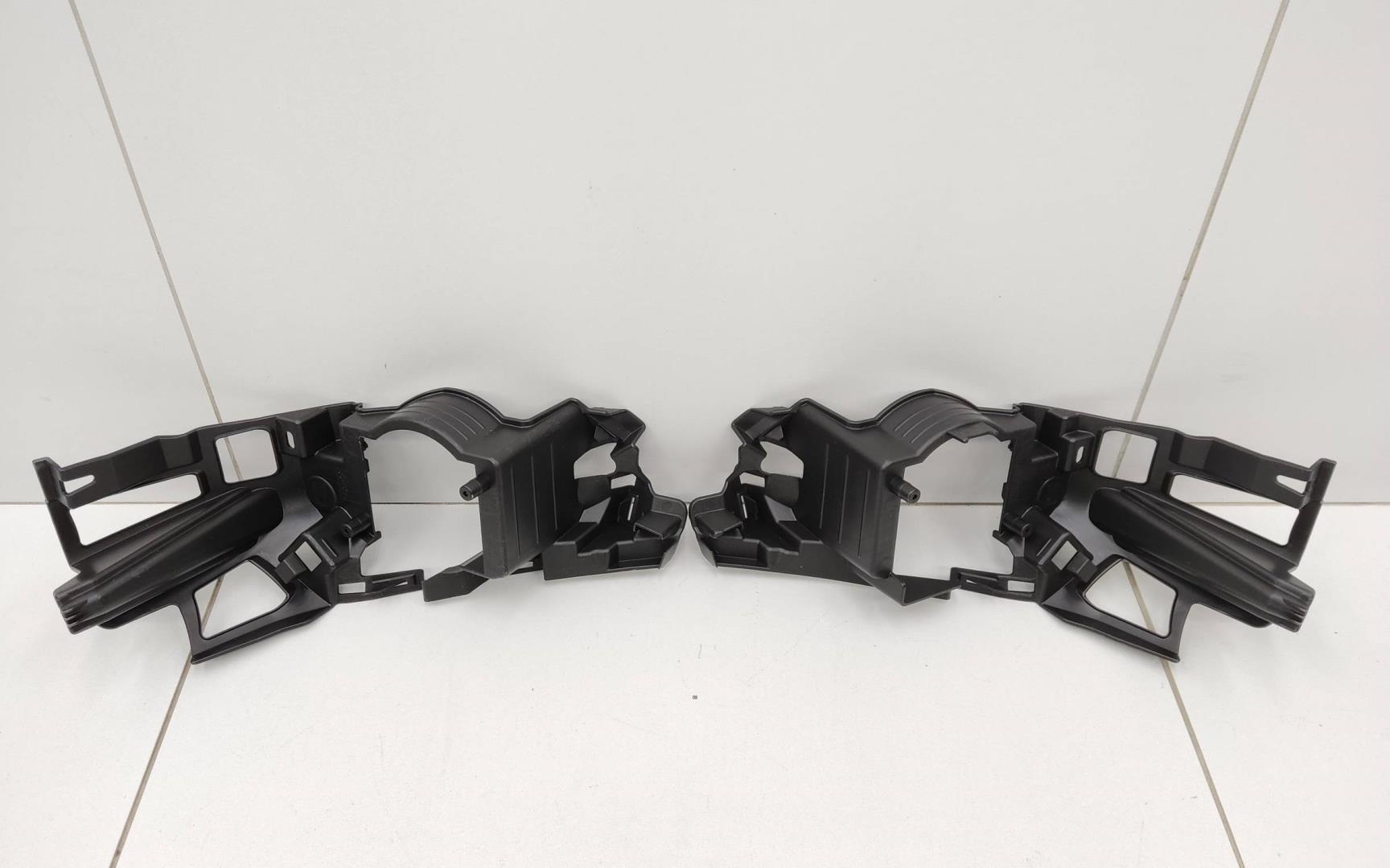 Комплект кронштейнов крепления переднего бампера