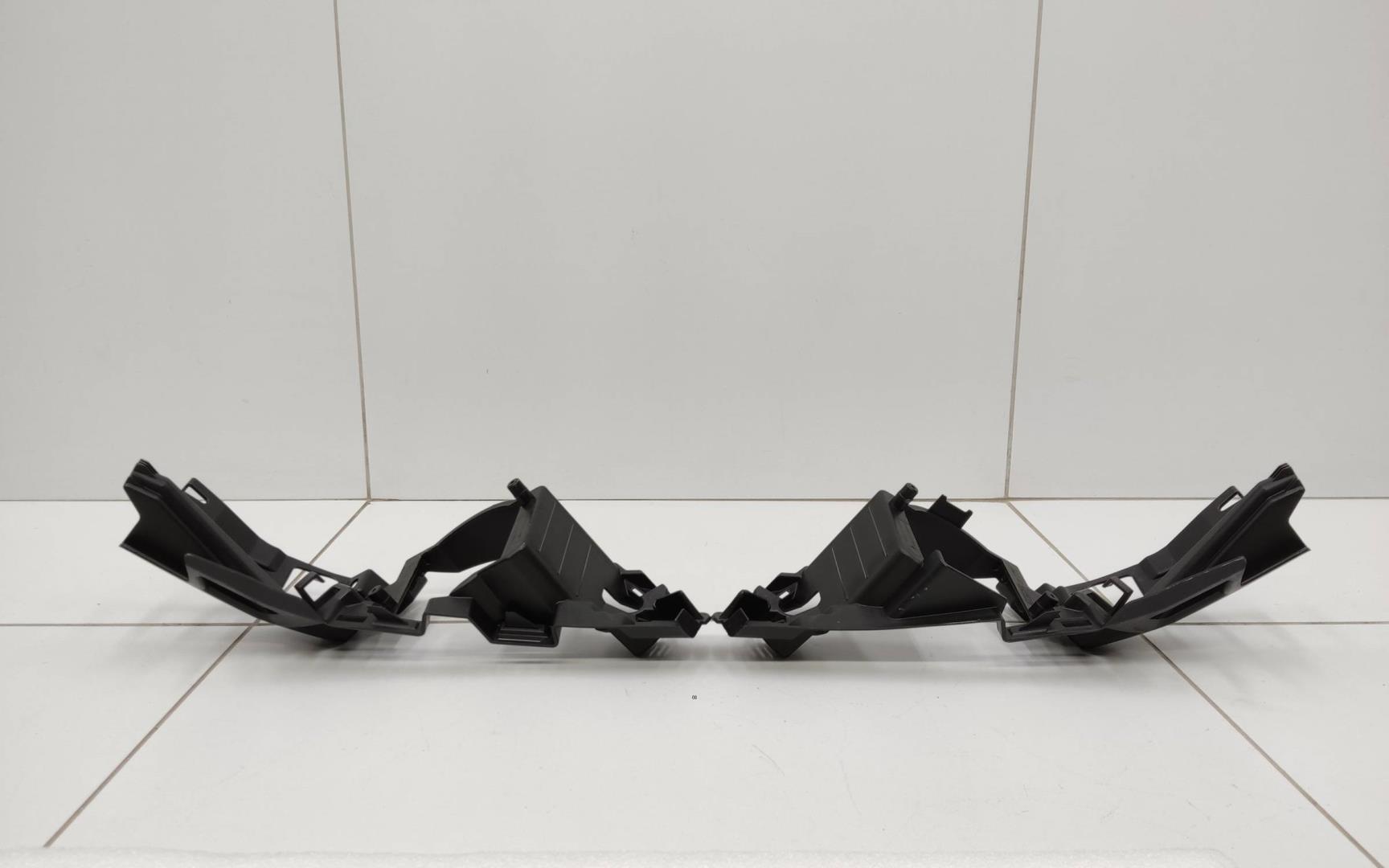 Комплект кронштейнов крепления переднего бампера