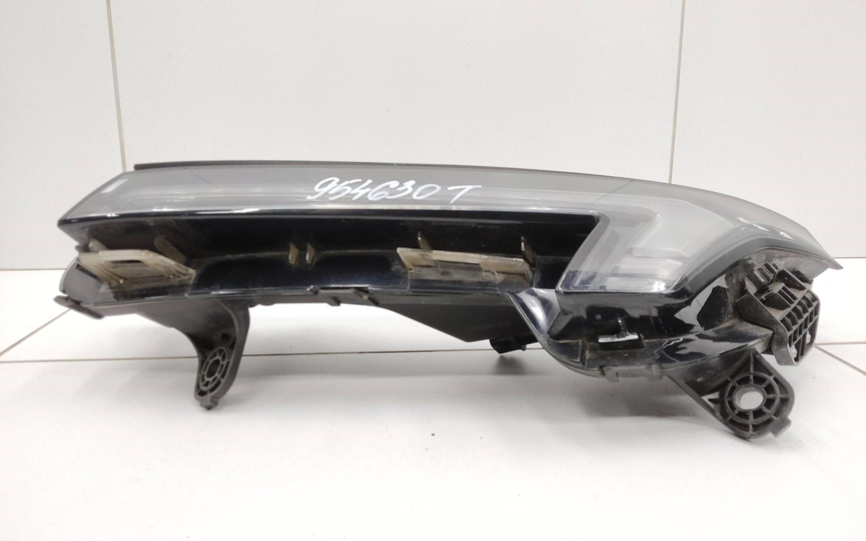 Фара дневного света левая (ходовые огни)