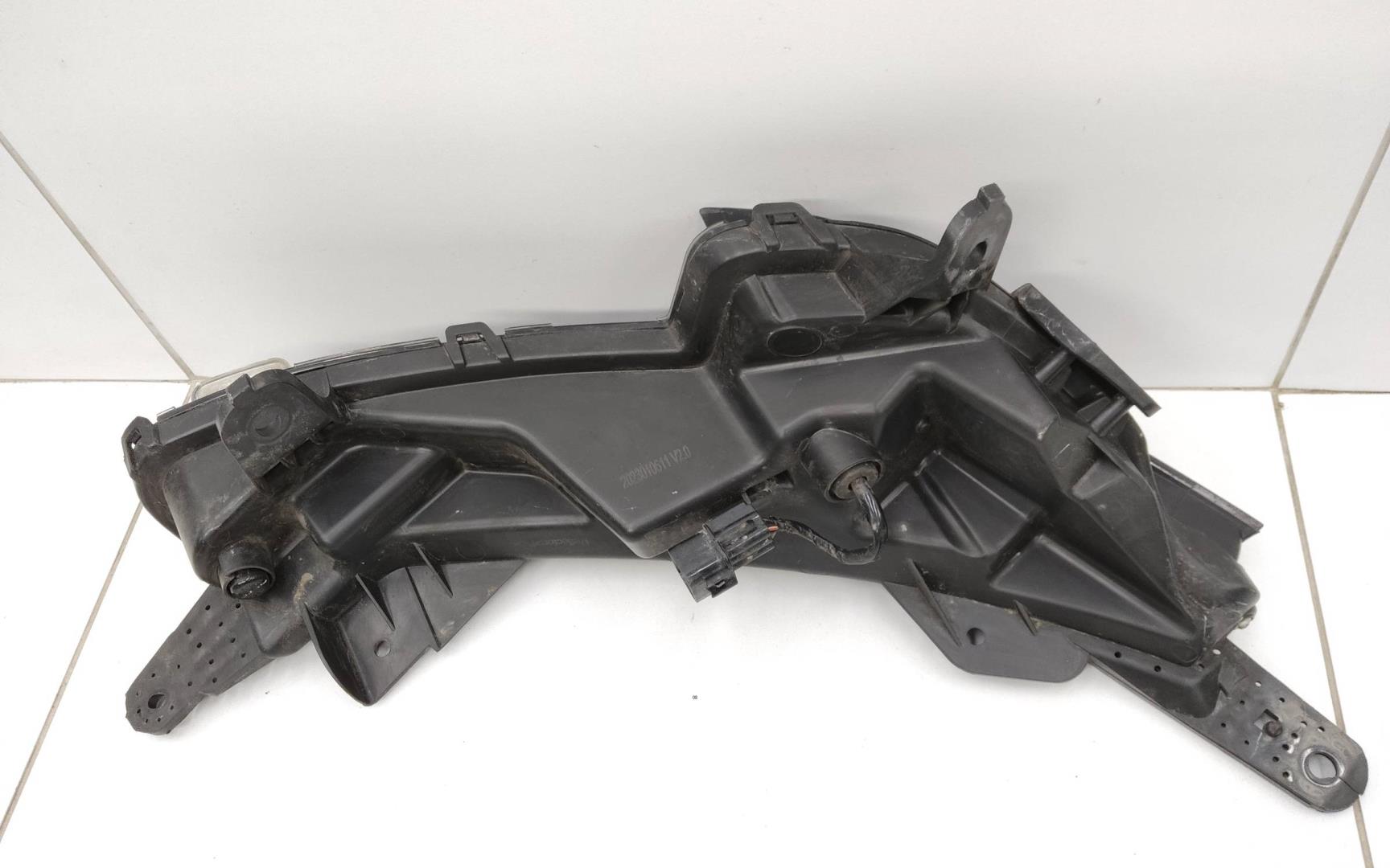 Фара дневного света левая (ходовые огни)