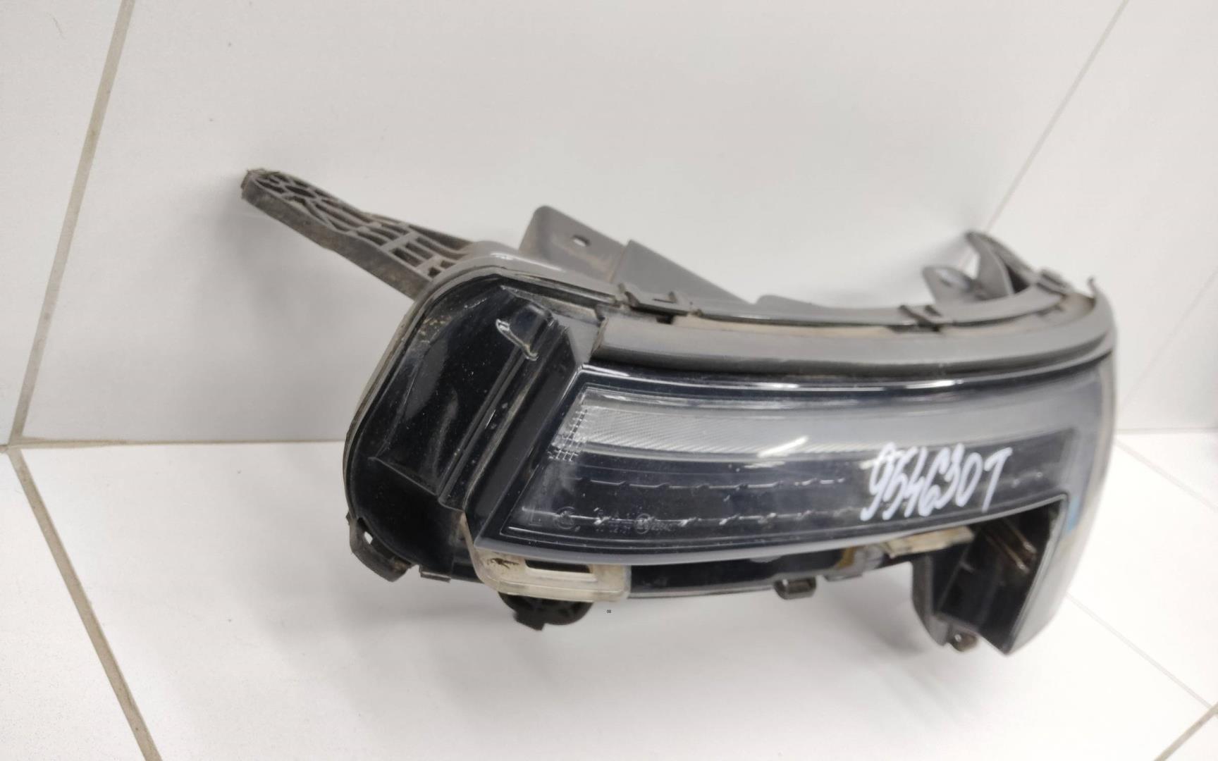 Фара дневного света левая (ходовые огни)