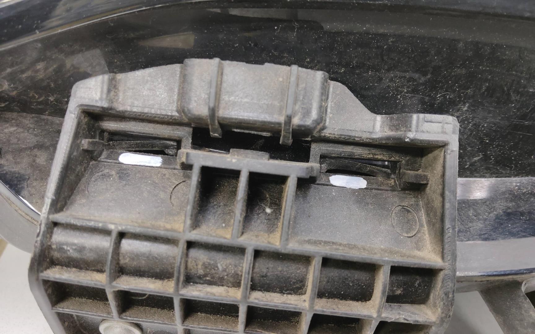 Фара дневного света правая (ходовые огни)