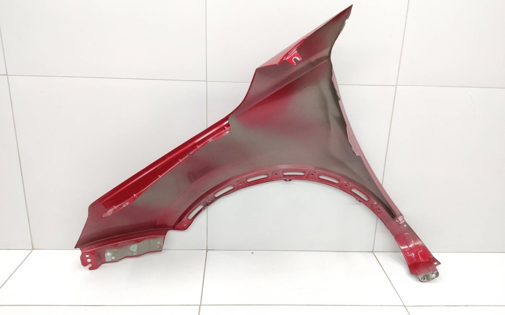 Крыло переднее правое