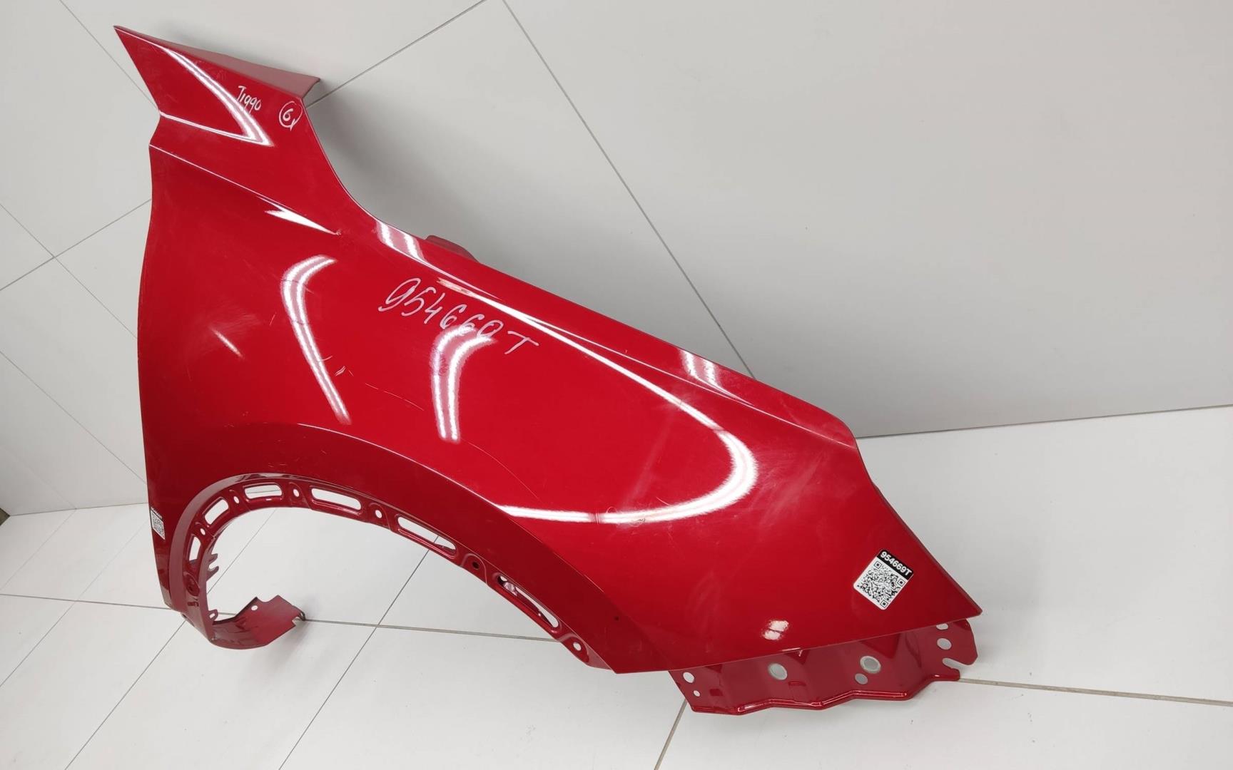 Крыло переднее правое