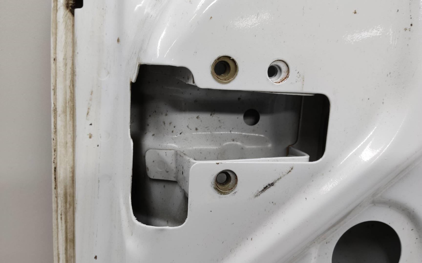 Дверь задняя левая