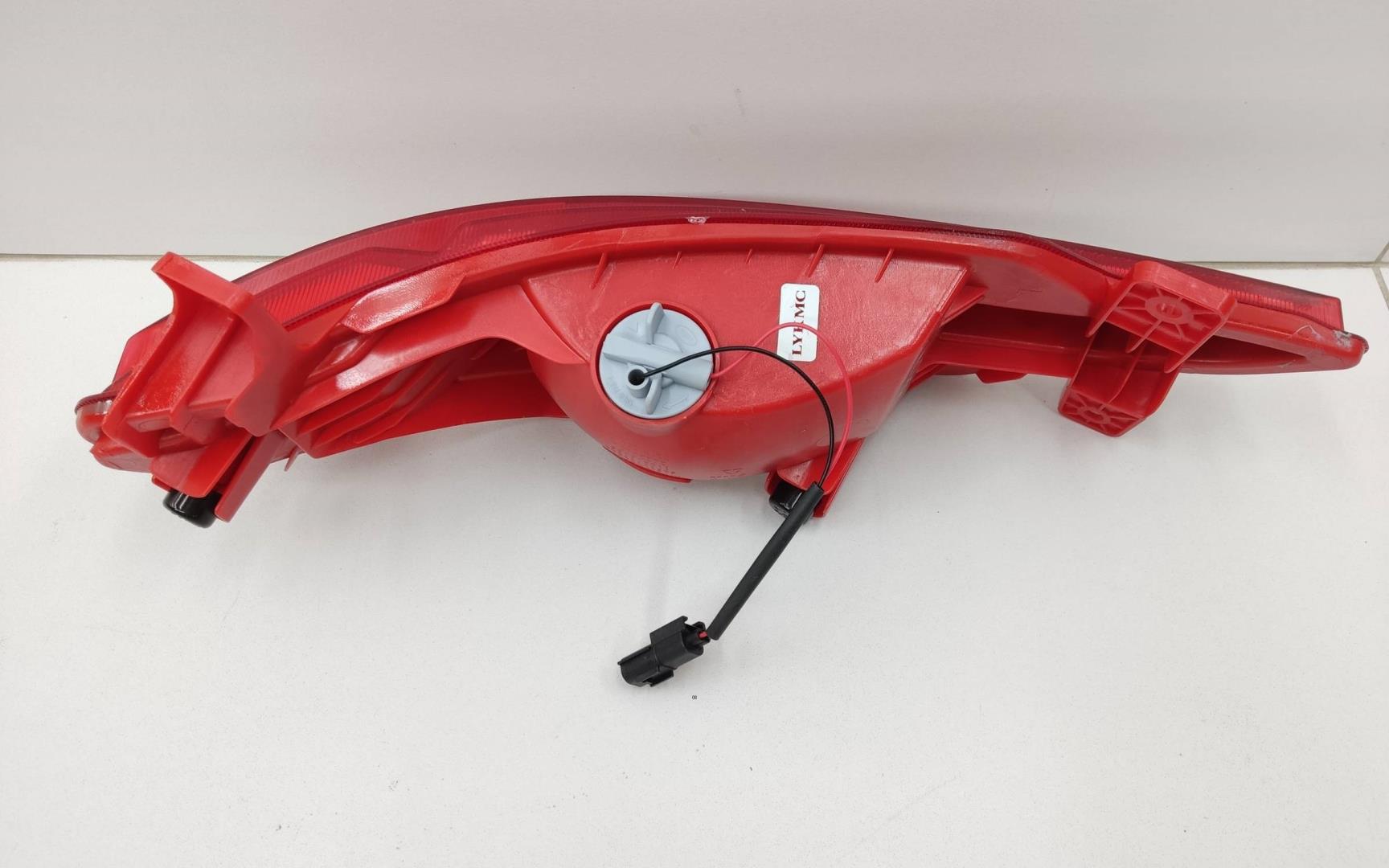 Фонарь задний в бампер левый