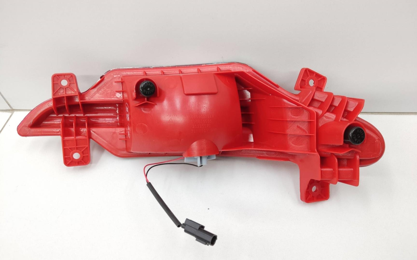 Фонарь задний в бампер левый