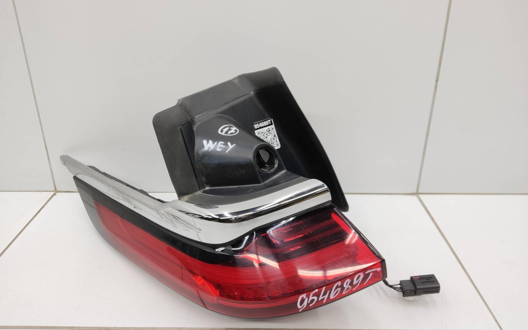 Фонарь задний наружный левый