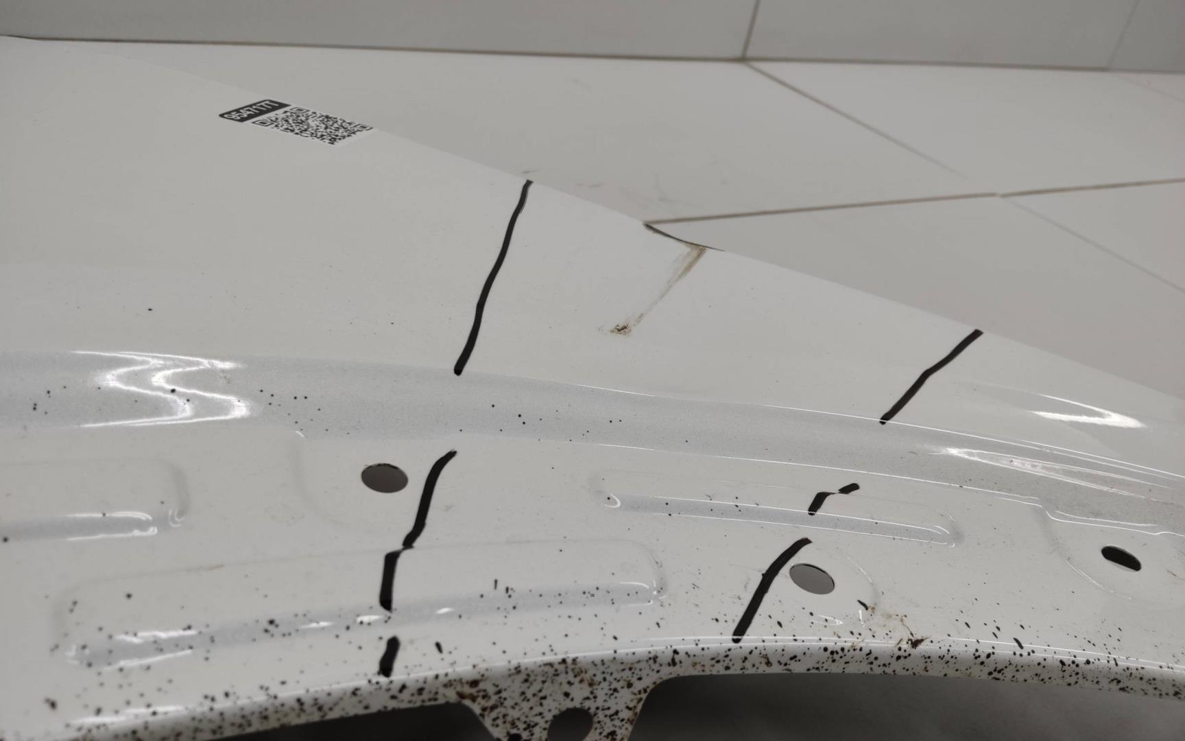 Крыло переднее левое