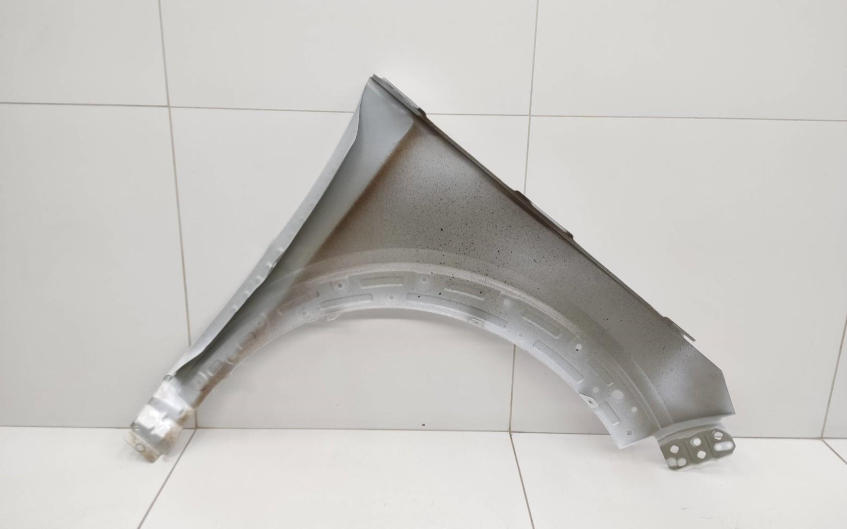 Крыло переднее левое