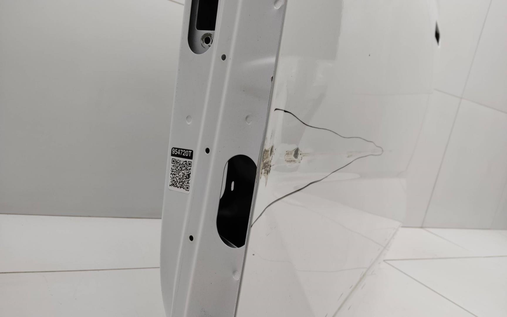 Дверь передняя левая