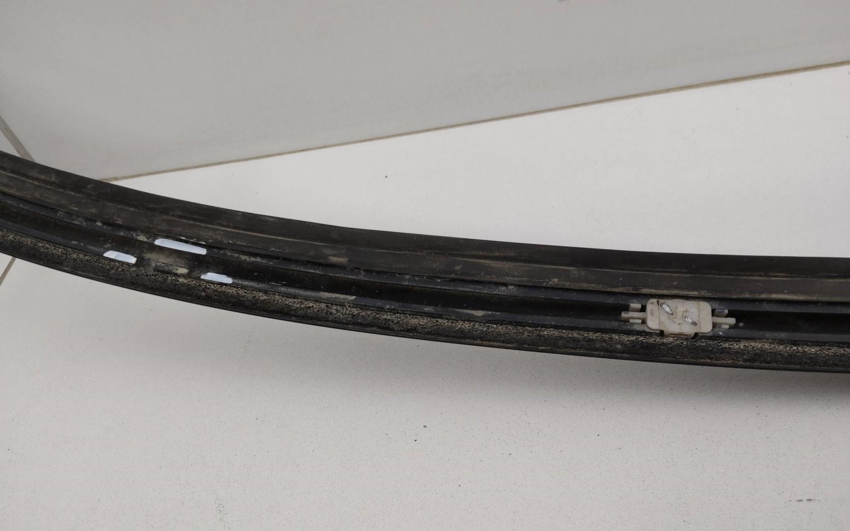 Накладка двери багажника