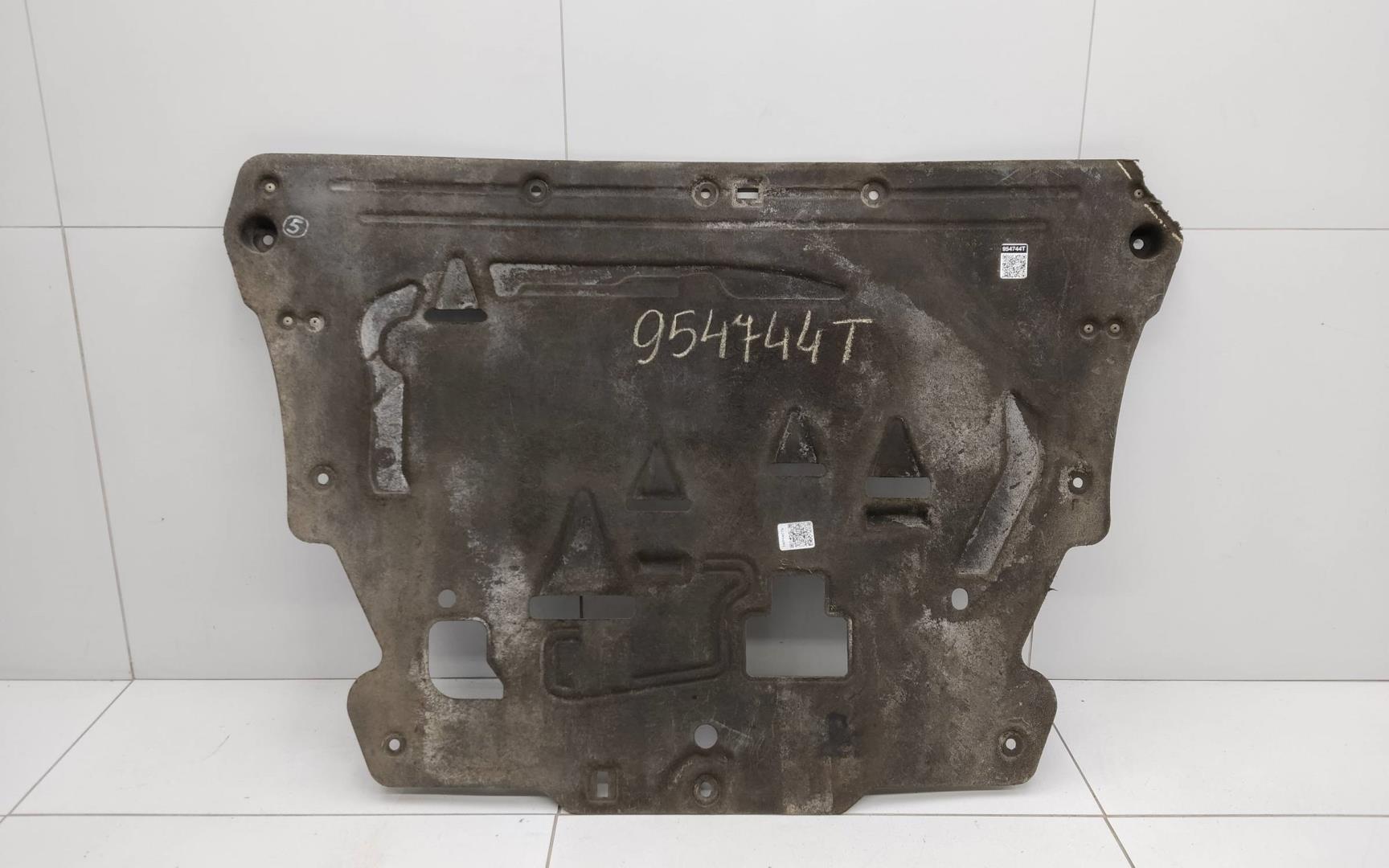 Пыльник двигателя