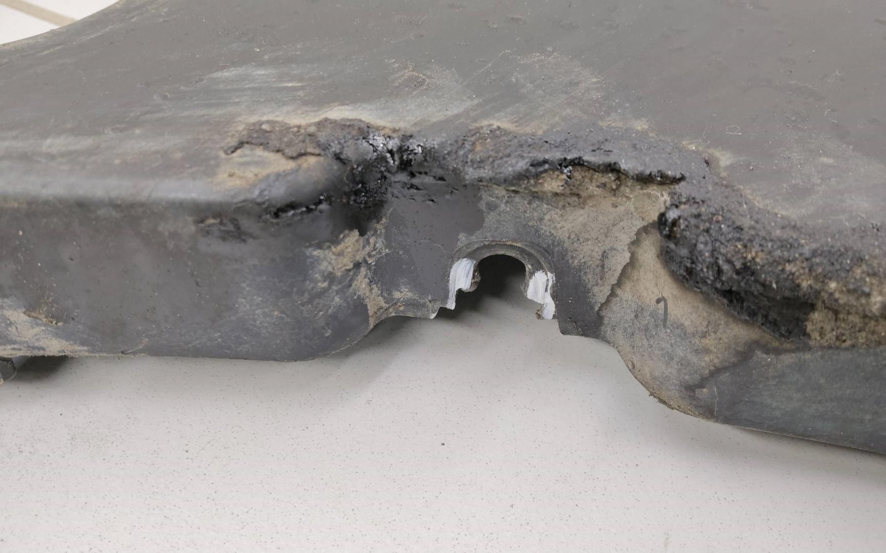 Пыльник двигателя центральный