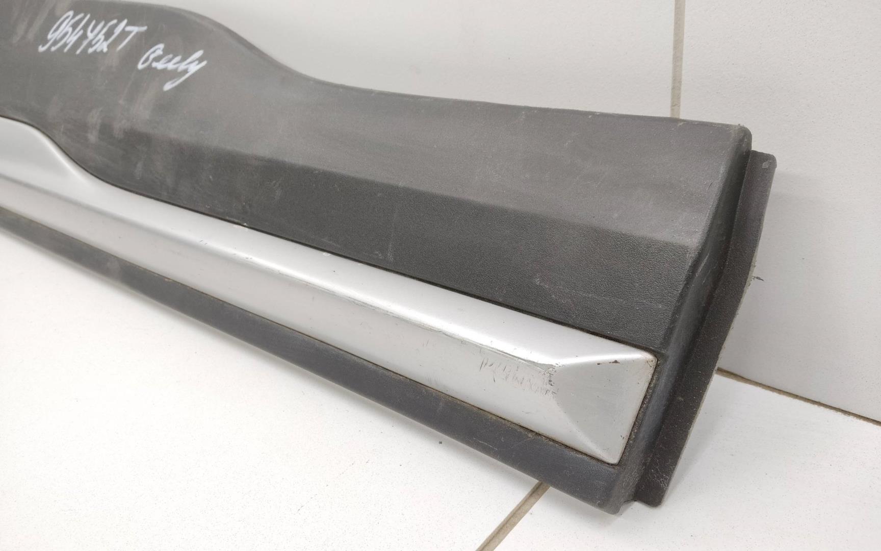 Накладка двери задней правой