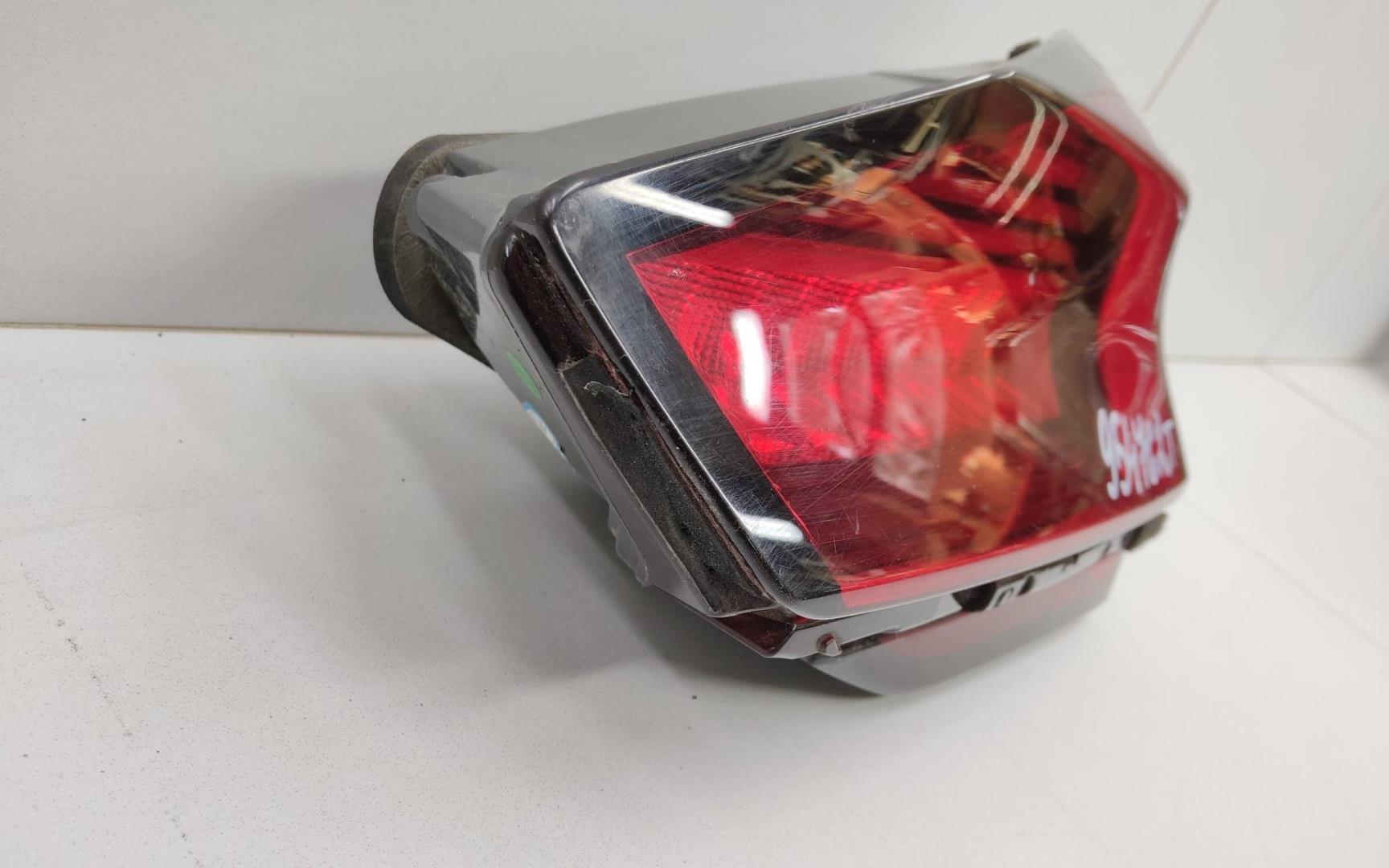 Фонарь задний внутренний правый