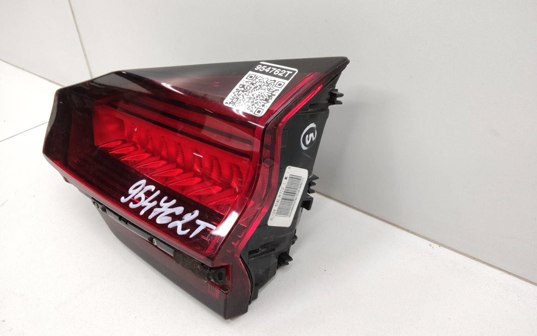 Фонарь задний внутренний правый