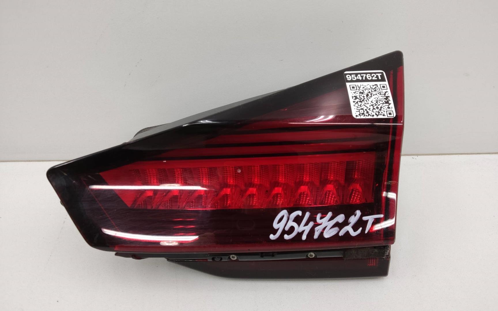 Фонарь задний внутренний правый