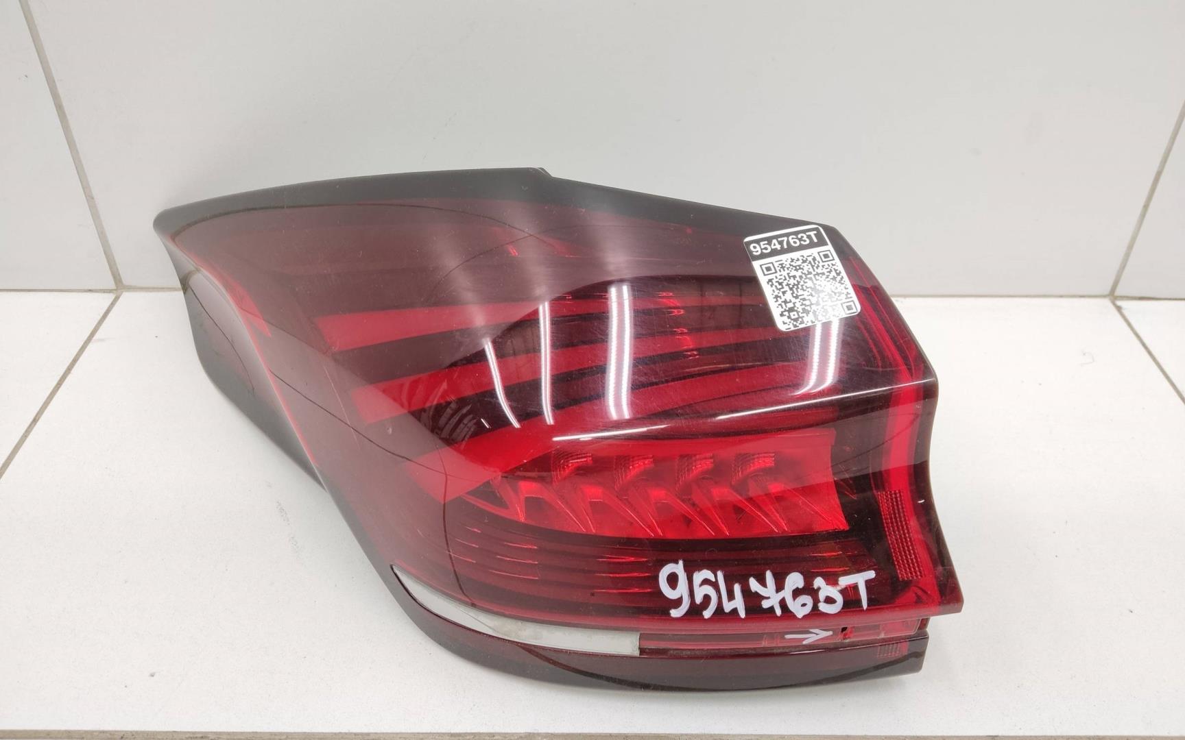 Фонарь задний наружный левый