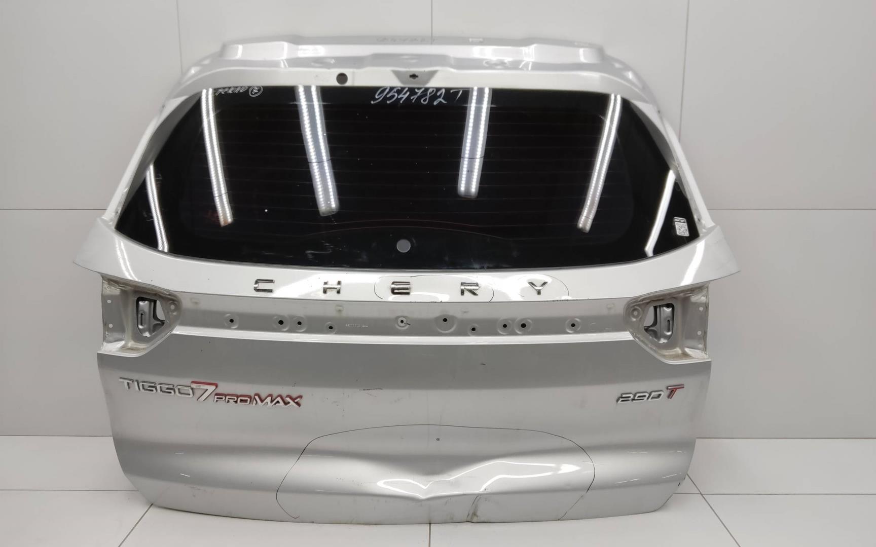 Стекло двери багажника