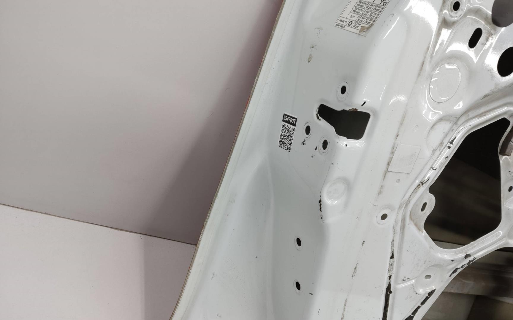 Дверь передняя левая