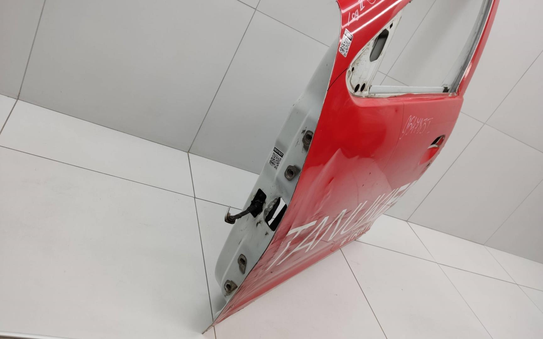 Дверь передняя левая