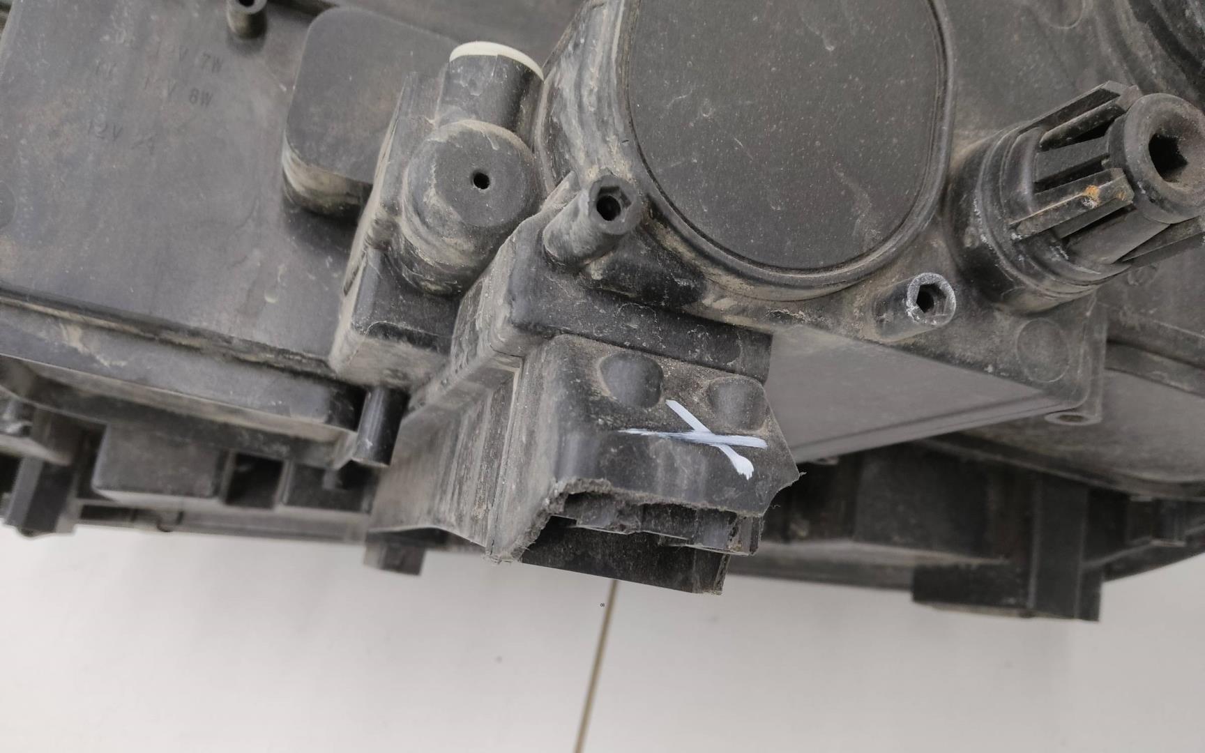 Фара правая