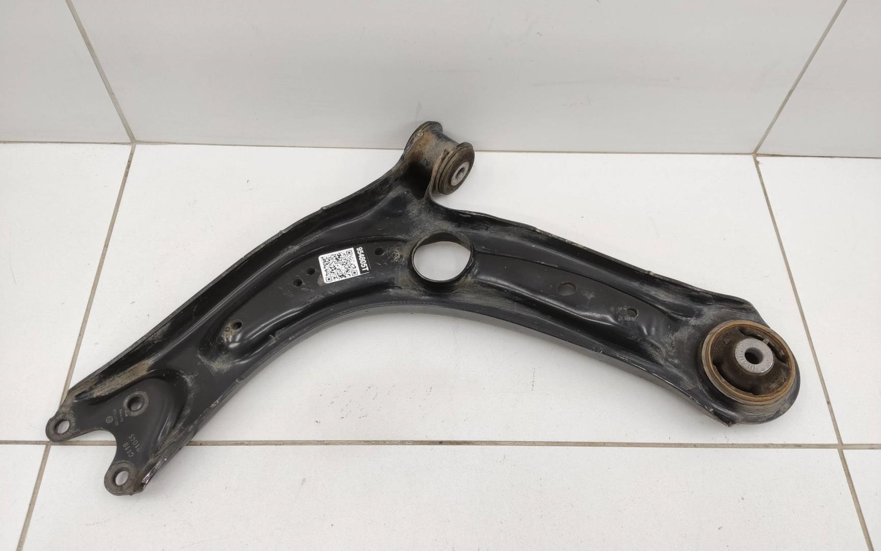 Рычаг передний правый