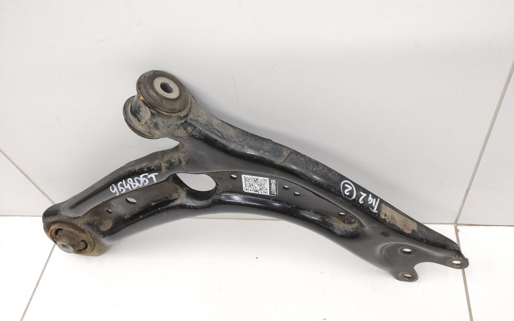 Рычаг передний правый
