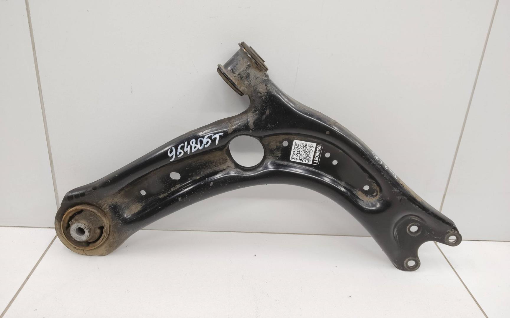 Рычаг передний правый