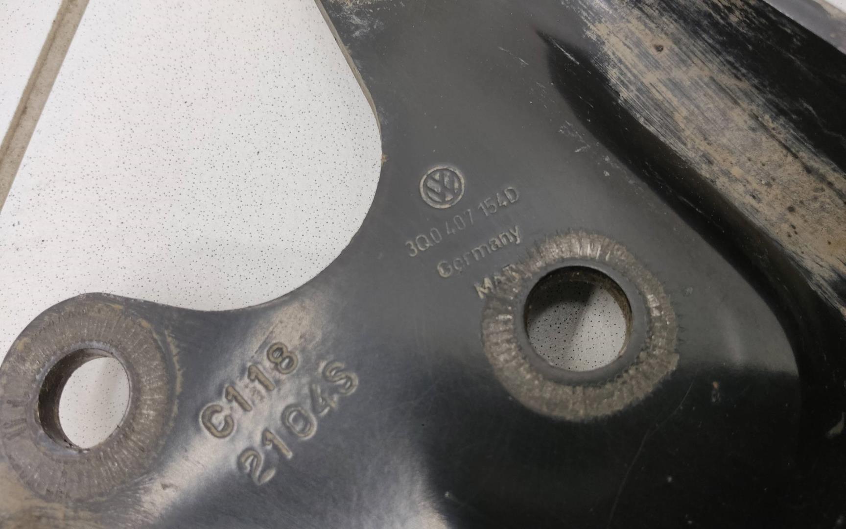 Рычаг передний правый