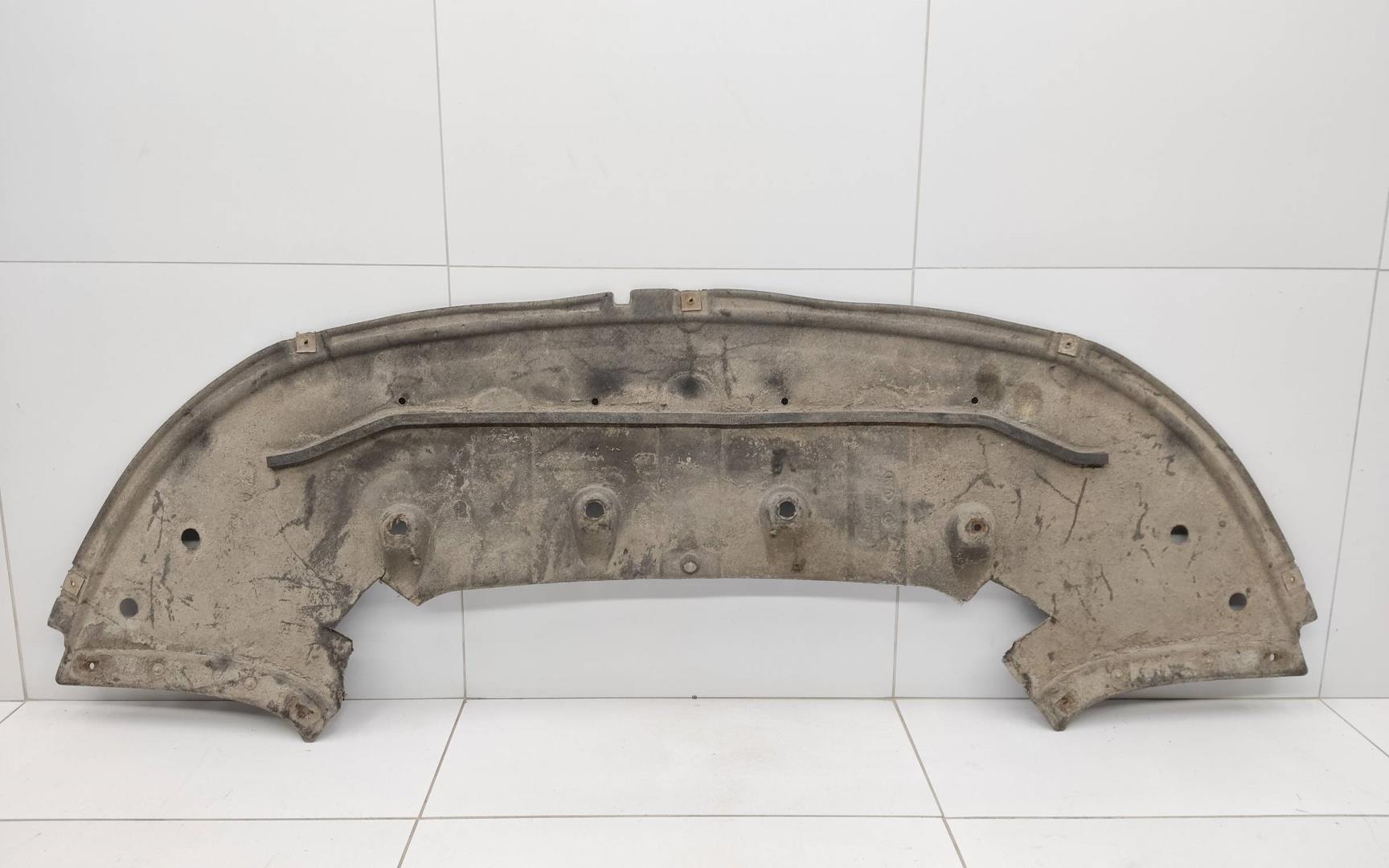 Пыльник двигателя центральный