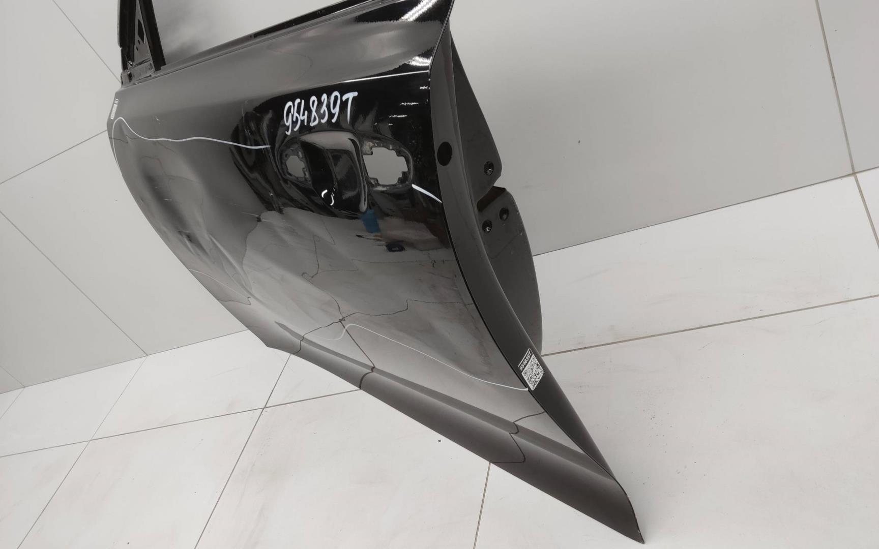 Дверь передняя левая