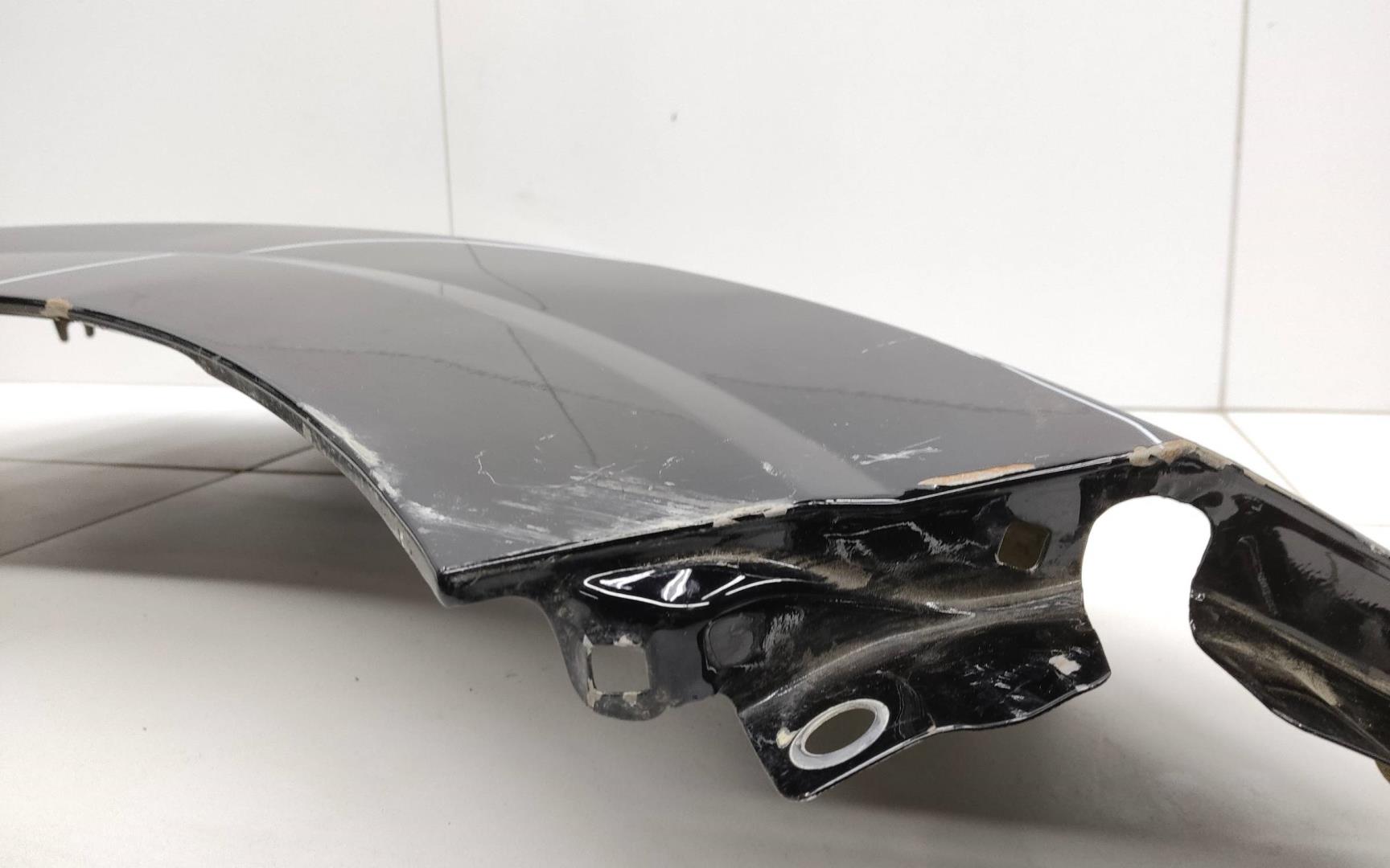 Крыло переднее правое