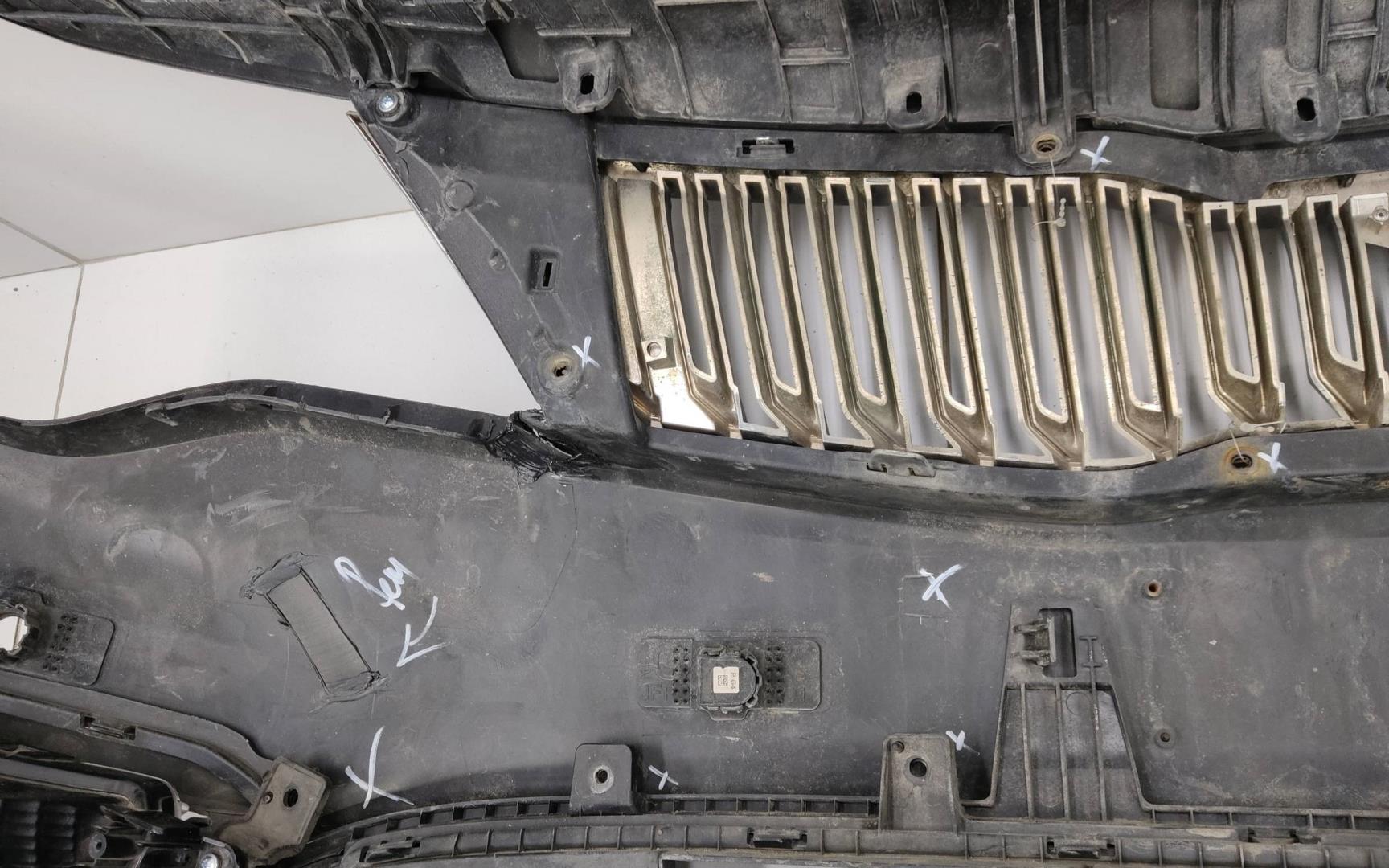 Бампер передний