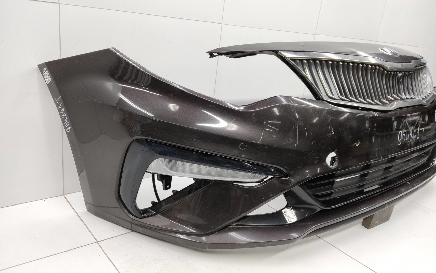 Бампер передний