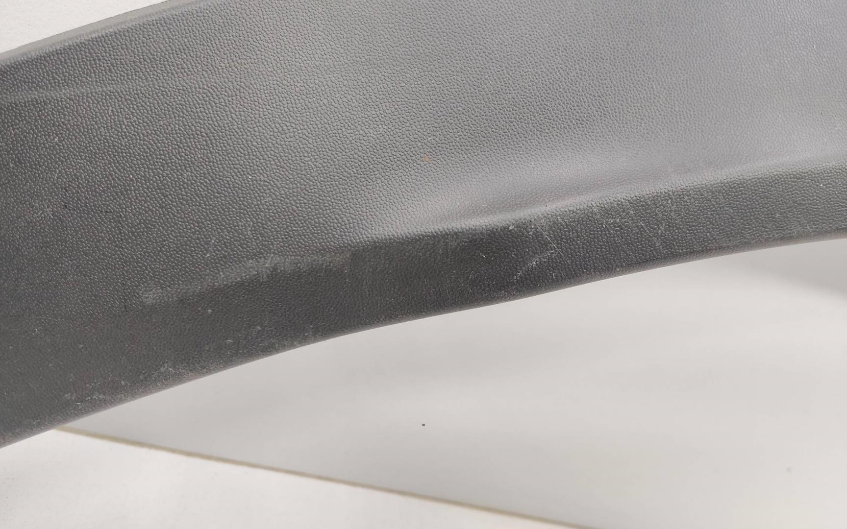 Накладка заднего крыла правого