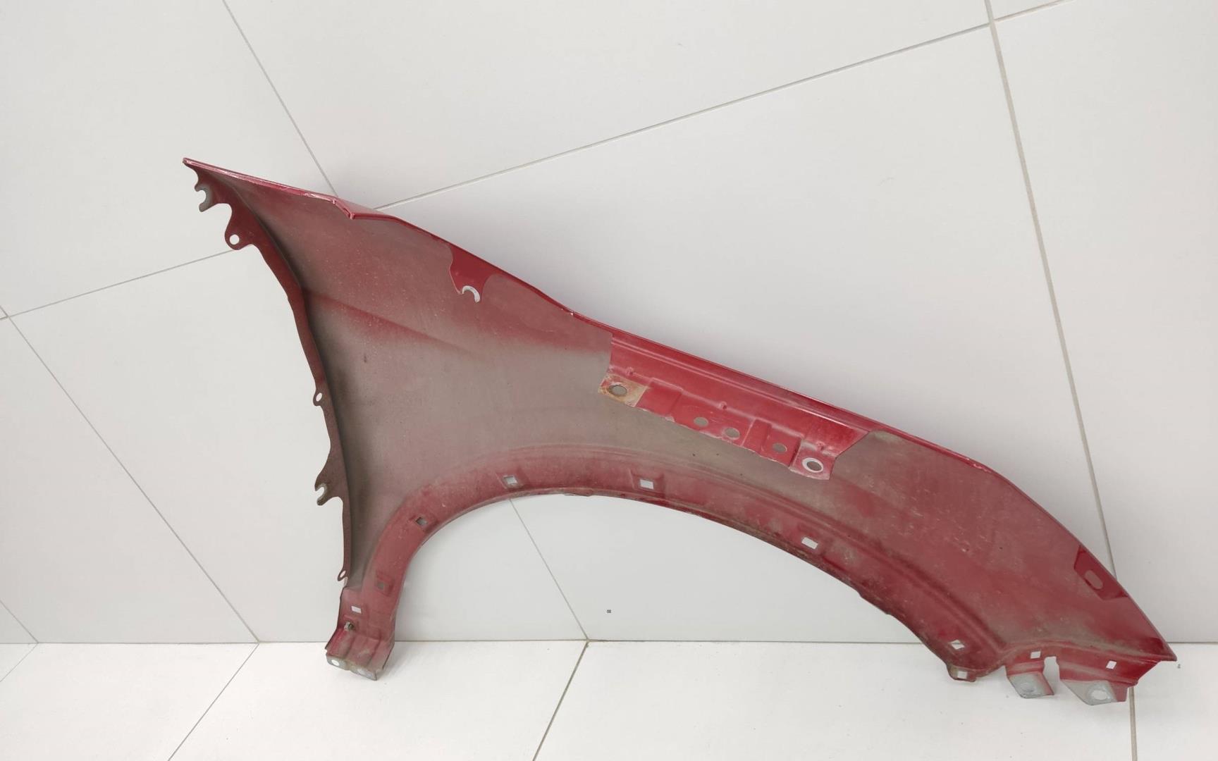 Крыло переднее левое