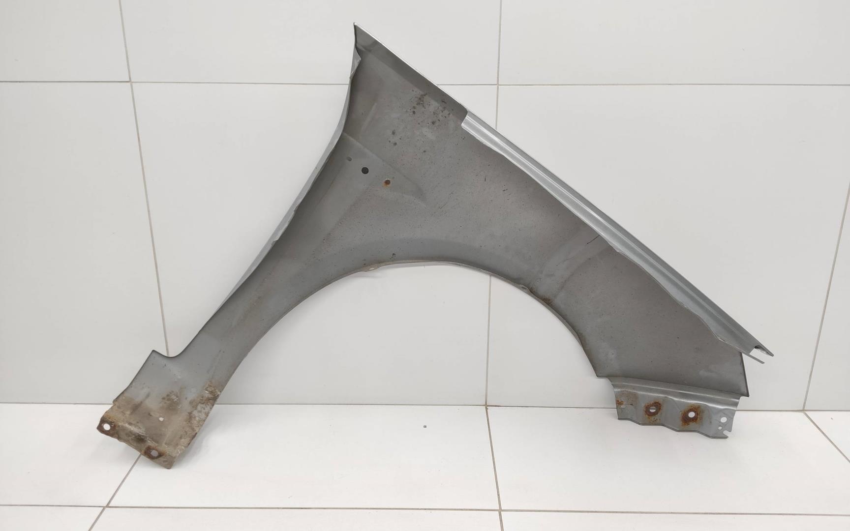 Крыло переднее левое