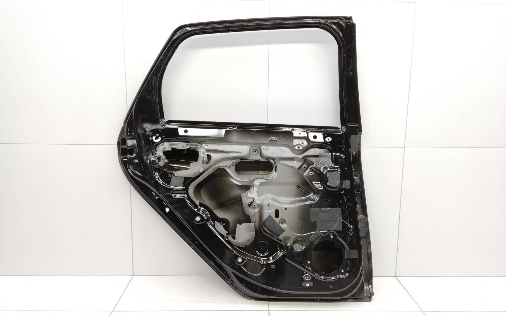 Дверь задняя левая