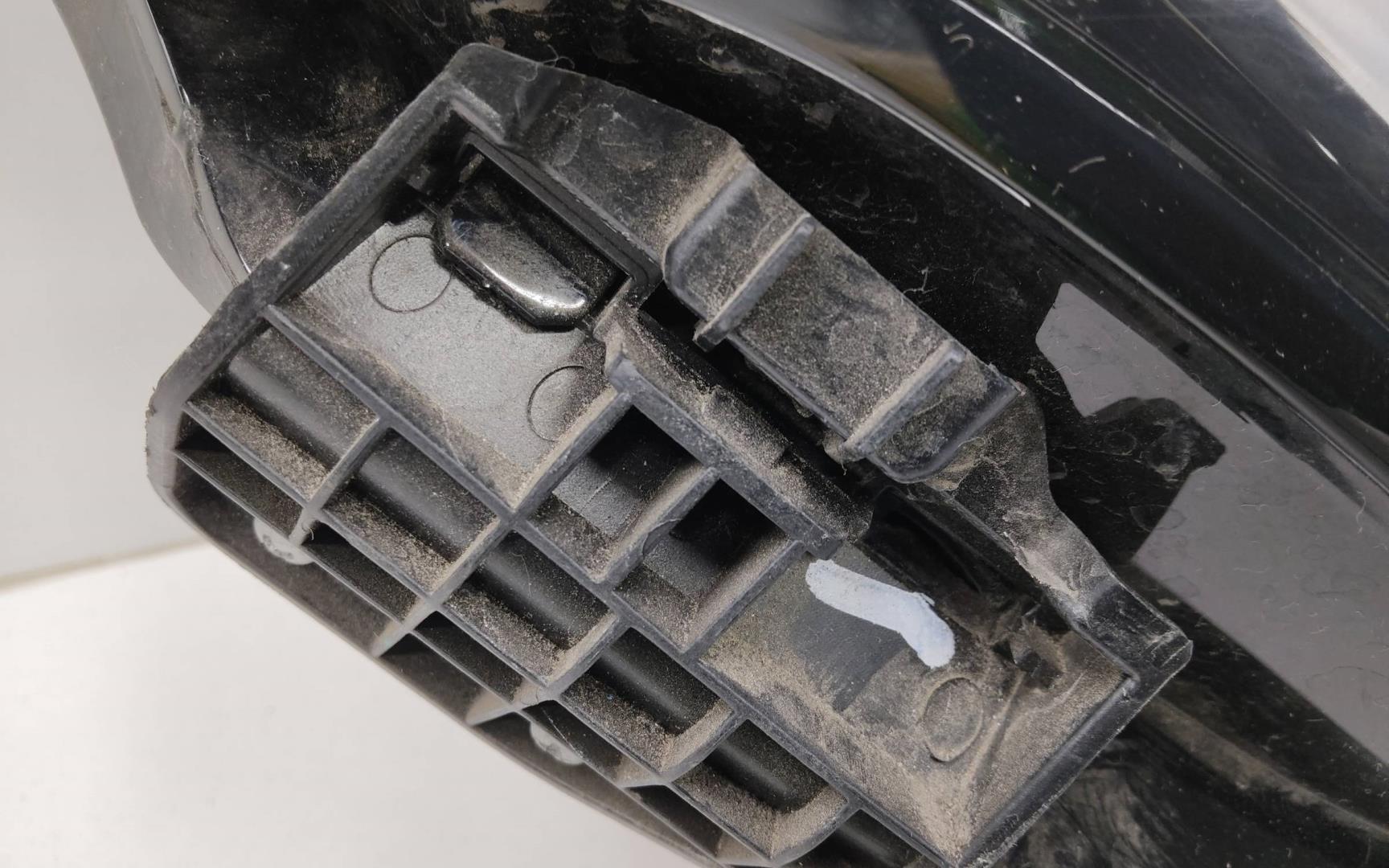 Фара дневного света правая (ходовые огни)