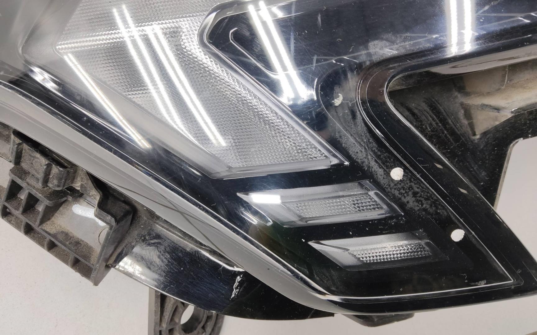 Фара дневного света правая (ходовые огни)