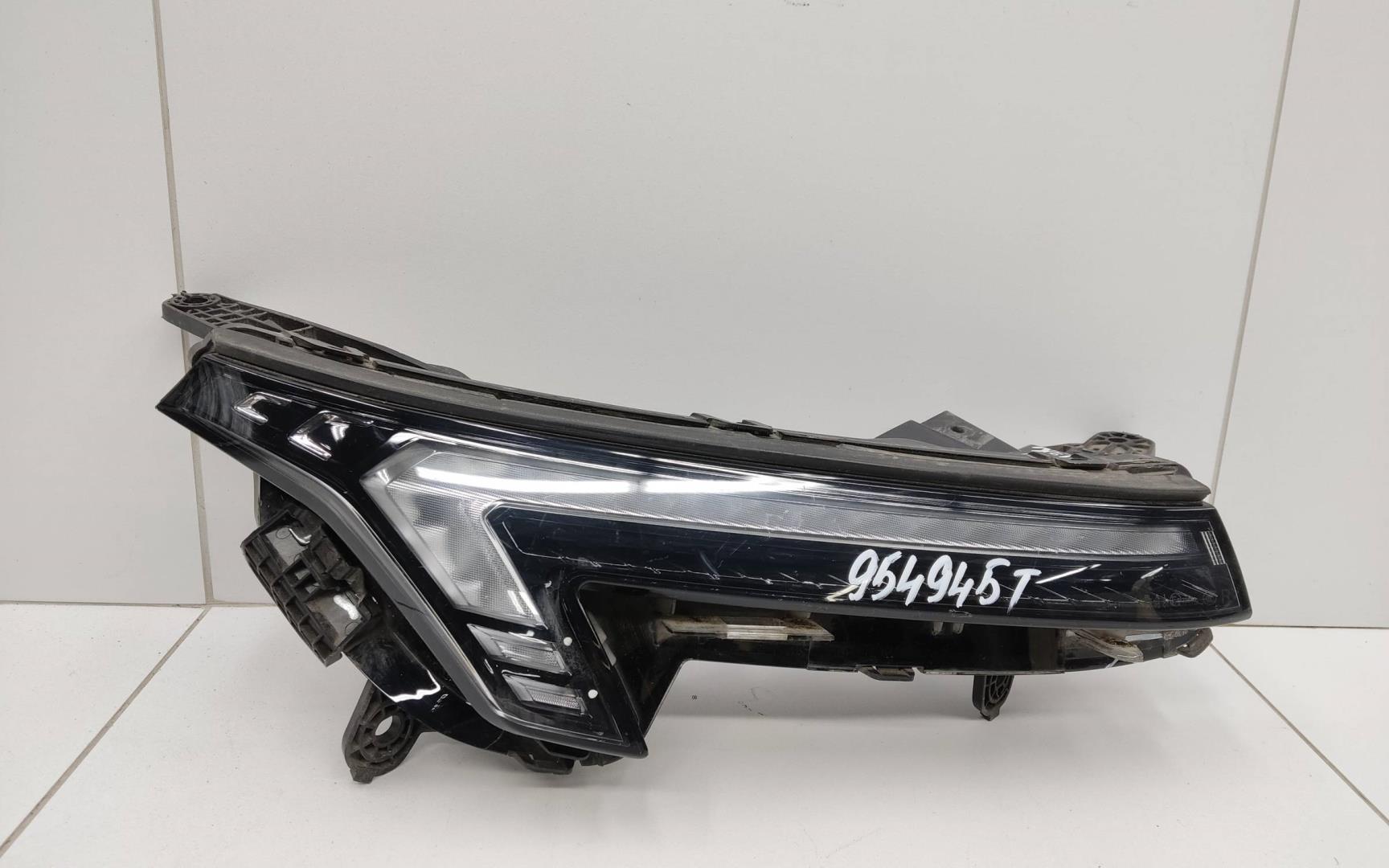 Фара дневного света правая (ходовые огни)