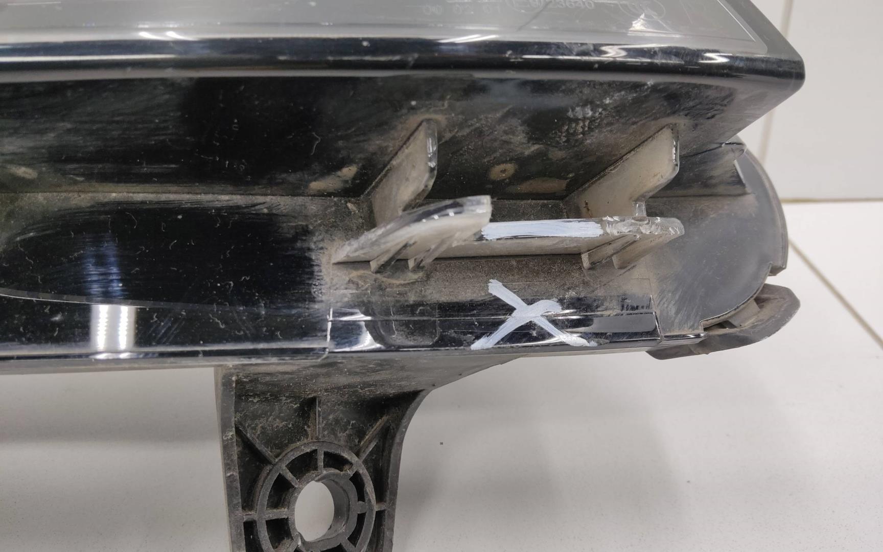 Фара дневного света правая (ходовые огни)