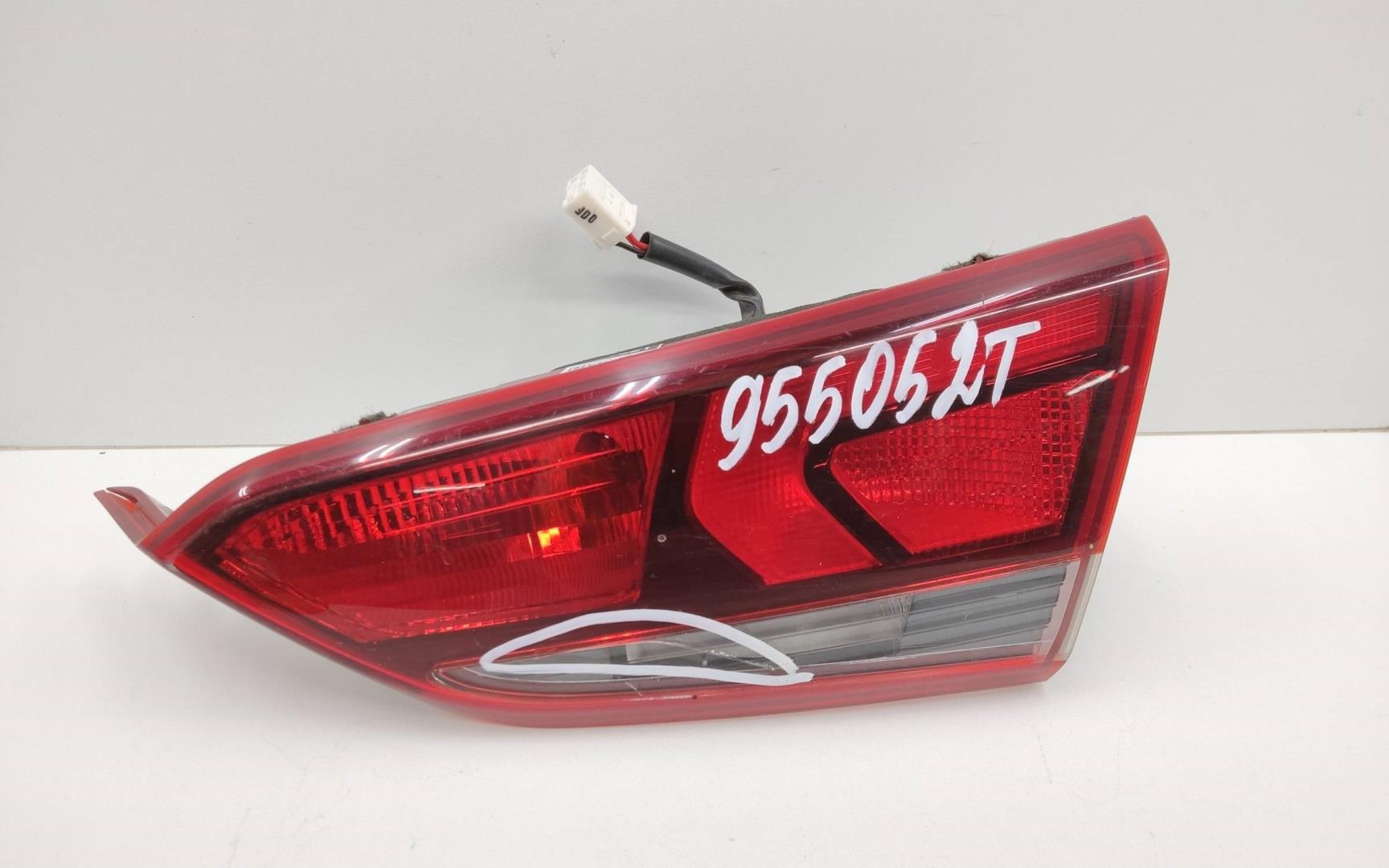 Фонарь задний внутренний правый