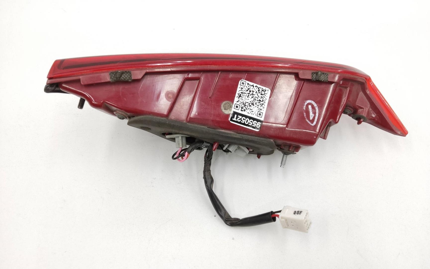 Фонарь задний внутренний правый