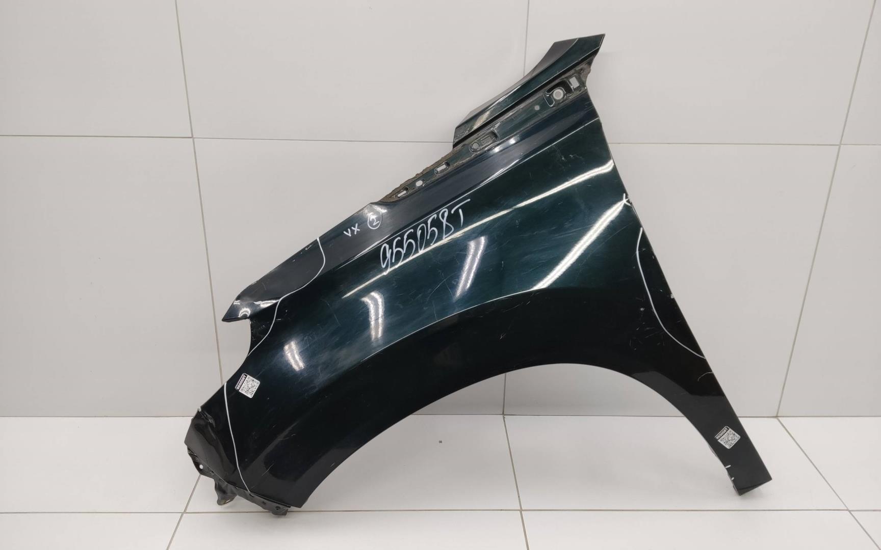 Крыло переднее левое