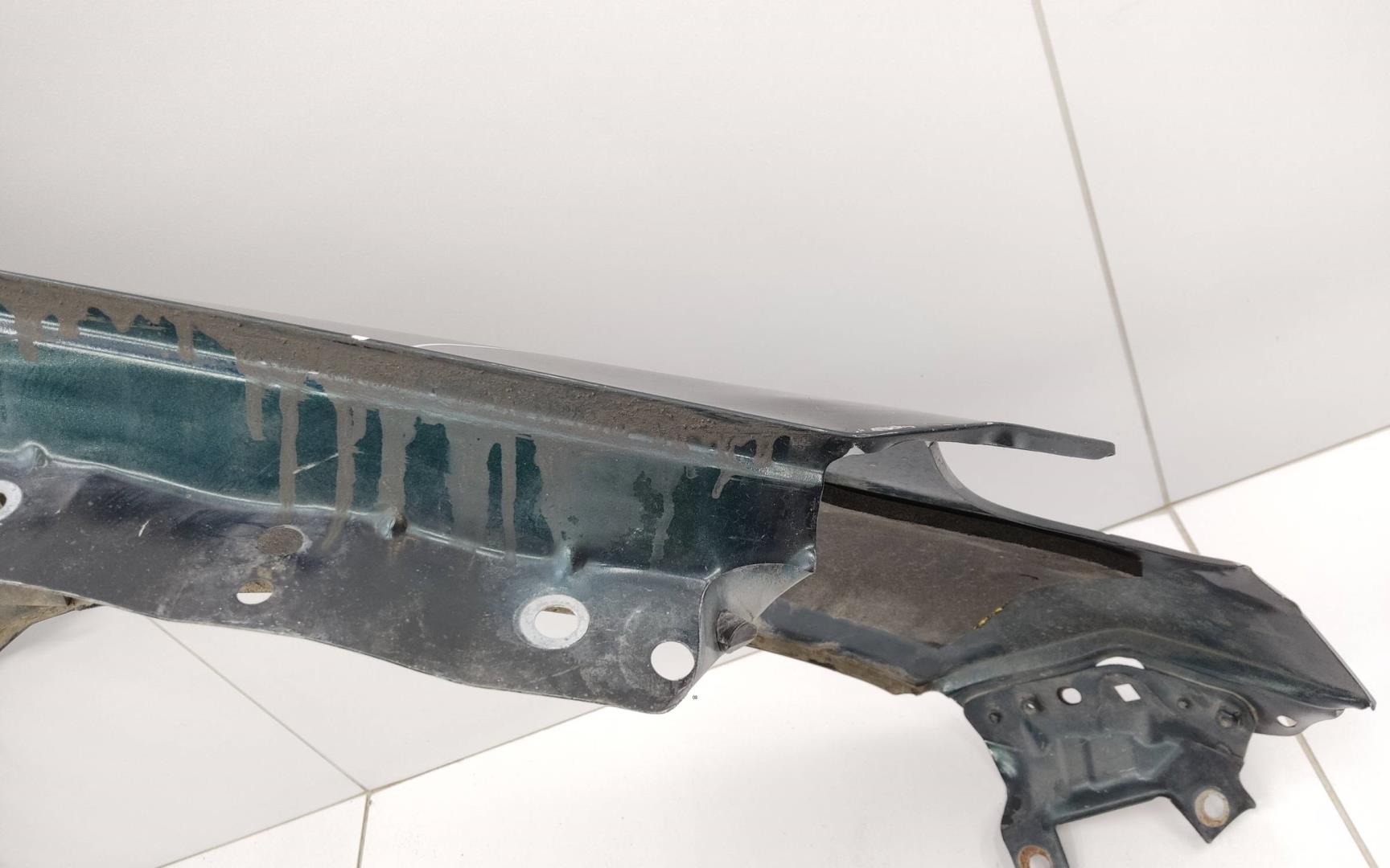 Крыло переднее левое